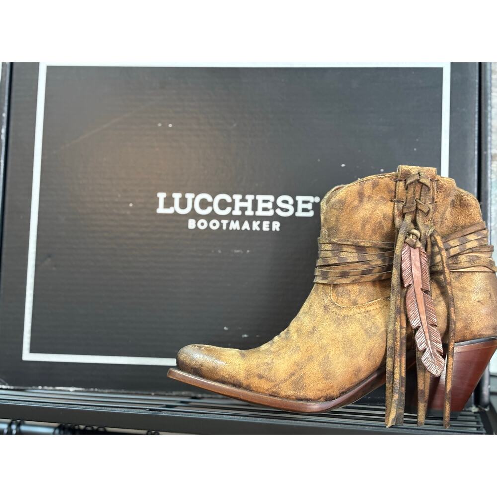 Lucchese Robyn Feather Shorty Boot - Size 9C